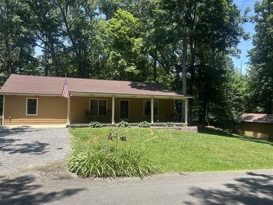 Discover this move-in-ready 3-bedroom, 2-bathroom single-family - photo 1