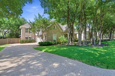 Nestled on a quiet cul-de-sac in the highly sought after - photo 2