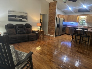 Discover this move-in-ready 3-bedroom, 2-bathroom single-family - photo 3