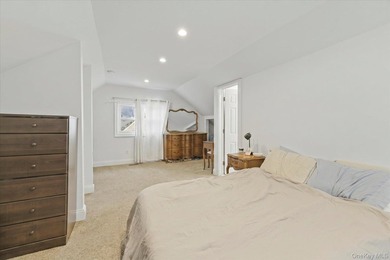 Welcome to this cozy 1-bedroom, 1.5-bathroom bungalow located in - photo 16