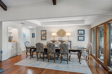 Stunning LAKEFRONT 4BD-3.5BA home privately nestled on a - photo 6