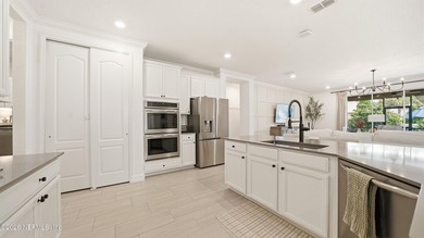 Experience luxury living in the exclusive gated golf and resort - photo 18
