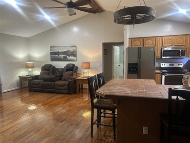 Discover this move-in-ready 3-bedroom, 2-bathroom single-family - photo 9