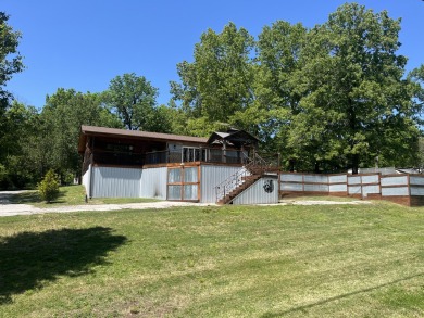 Lake Taneycomo Home Sale Pending in Forsyth Missouri