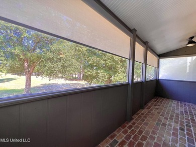Beautiful Golf Course Retreat! This updated end-unit townhome - photo 22