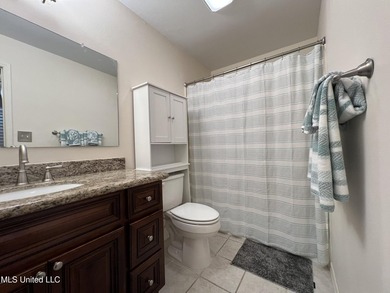 Beautiful Golf Course Retreat! This updated end-unit townhome - photo 27