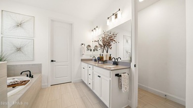 Experience luxury living in the exclusive gated golf and resort - photo 33