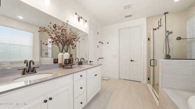 Experience luxury living in the exclusive gated golf and resort - photo 34
