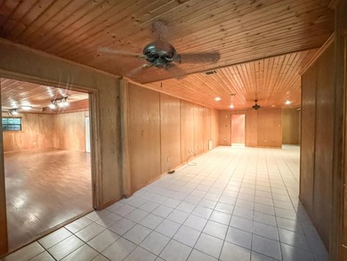 Located near Lake O the Pines and minutes from Bullfrog Marina - photo 4