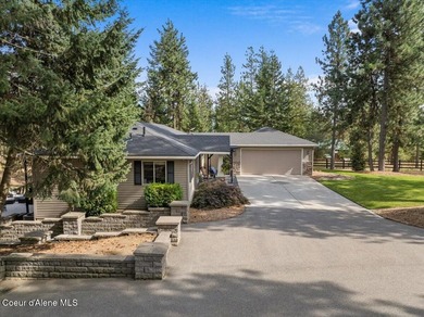 Centrally located daylight rancher with finished 25 x 40 shop on - photo 3
