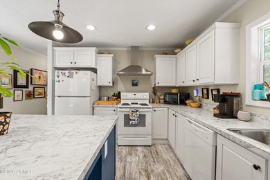 Experience the versatility of this unique Lady's Island property - photo 11