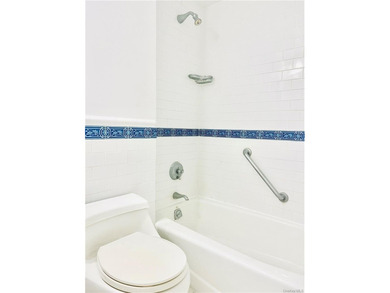 Welcome to Windsor North Co-ops on the Hudson! This spacious and