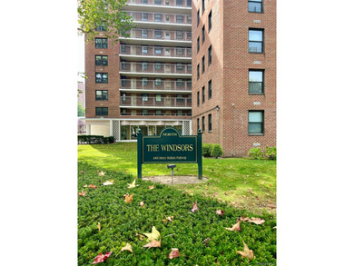 Welcome to Windsor North Co-ops on the Hudson! This spacious and