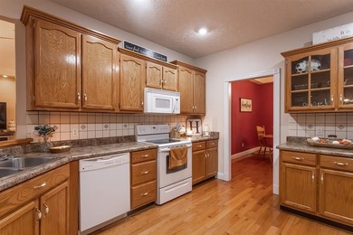 Welcome to this stunning 6-bedroom, 2-bath home offering over 5 - photo 15