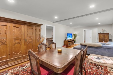 Enjoy a Wonderful Northbridge Terrace location with lots of - photo 16