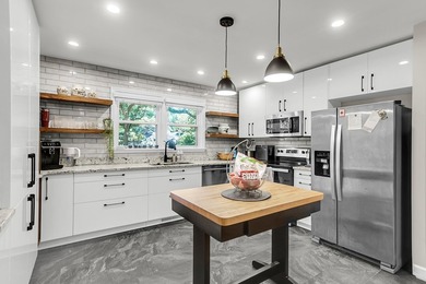 Enjoy a Wonderful Northbridge Terrace location with lots of - photo 17