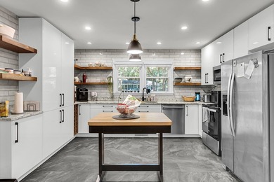 Enjoy a Wonderful Northbridge Terrace location with lots of - photo 18