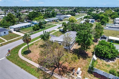 Fully renovated and move-in ready, this 3 bedroom, 2 bathroom - photo 22