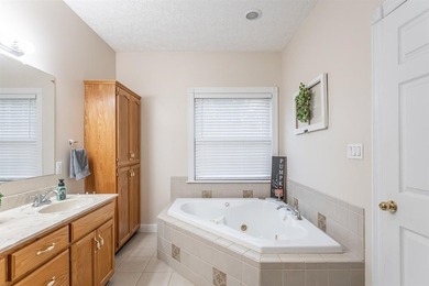 Welcome to this stunning 6-bedroom, 2-bath home offering over 5 - photo 26