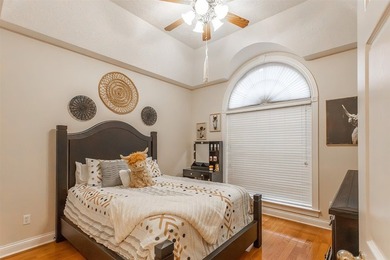 Welcome to this stunning 6-bedroom, 2-bath home offering over 5 - photo 30