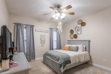 Welcome to this stunning 6-bedroom, 2-bath home offering over 5 - photo 31