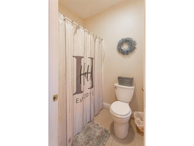 Welcome to this stunning 6-bedroom, 2-bath home offering over 5 - photo 34