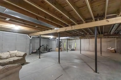 Welcome to this stunning 6-bedroom, 2-bath home offering over 5 - photo 40