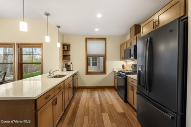 Welcome home to this stunning condo in the highly sought-after - photo 4