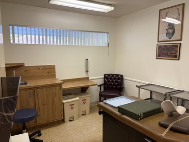 2,100 sq ft free standing medical office building. Ideal for a - photo 20