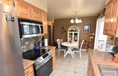 Introducing a darling single level home in McDonald's Farm - photo 21