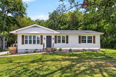 Welcome to this charming 4 bedroom 2 bath house in the heart of - photo 1