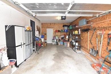 Introducing a darling single level home in McDonald's Farm - photo 33