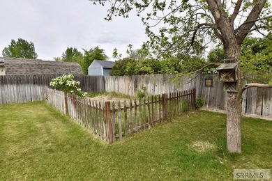 Introducing a darling single level home in McDonald's Farm - photo 40