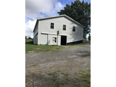 Want a place in the country? Look no further. This homestead - photo 2