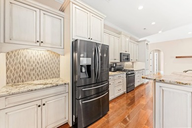Introducing a stunning custom Mediterranean-style estate in the - photo 11