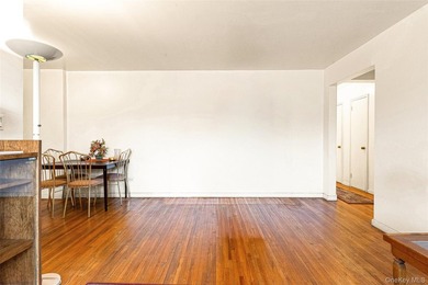 Prime Location - Spacious 1 Bedroom with Southern Exposure, Low - photo 14