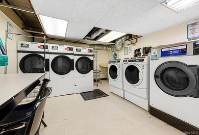 Prime Location - Spacious 1 Bedroom with Southern Exposure, Low - photo 20