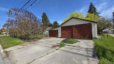 Home being sold as is. 2 bed 2 bath home in need of some TLC - photo 4