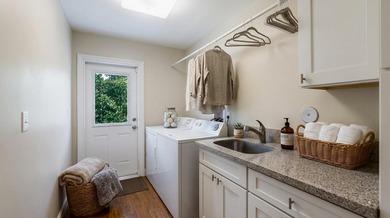 Welcome to this gorgeous one-story home featuring 3 bedrooms 3 - photo 64