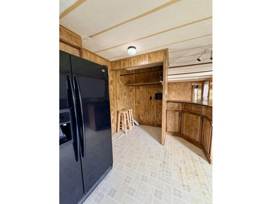 Affordable in-town mobile home situated on a spacious corner lot - photo 6