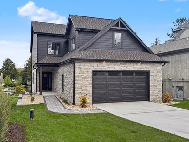 The pinnacle of refined lakefront living awaits on Browns Lake - photo 4