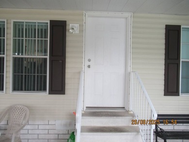A beautiful 2005 Jacobson manufacturer home 2 bedrooms and 2 - photo 9