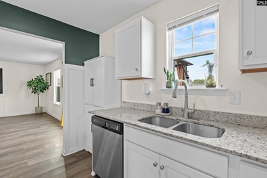 Welcome home to this beautifully maintained 5-bed, 3-bath home - photo 11
