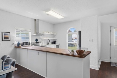 Recently updated Miramar Beach home on a cul-de-sac with a - photo 11