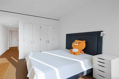 Experience elevated luxury living at One United Nations Park in - photo 15