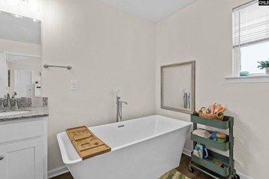 Welcome home to this beautifully maintained 5-bed, 3-bath home - photo 16