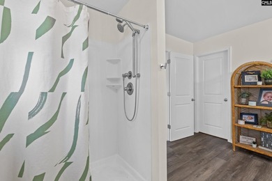 Welcome home to this beautifully maintained 5-bed, 3-bath home - photo 19