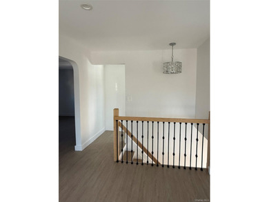 Spacious 2-bedroom, 1-bath garden-style co-op located on the - photo 2