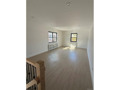 Spacious 2-bedroom, 1-bath garden-style co-op located on the - photo 4