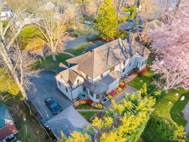 Great Neck Estates luxury home With Refined Taste & Exceptional - photo 14